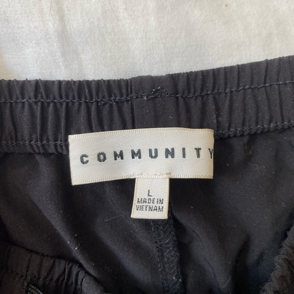 Community shorts, size L - Picture 2 of 2